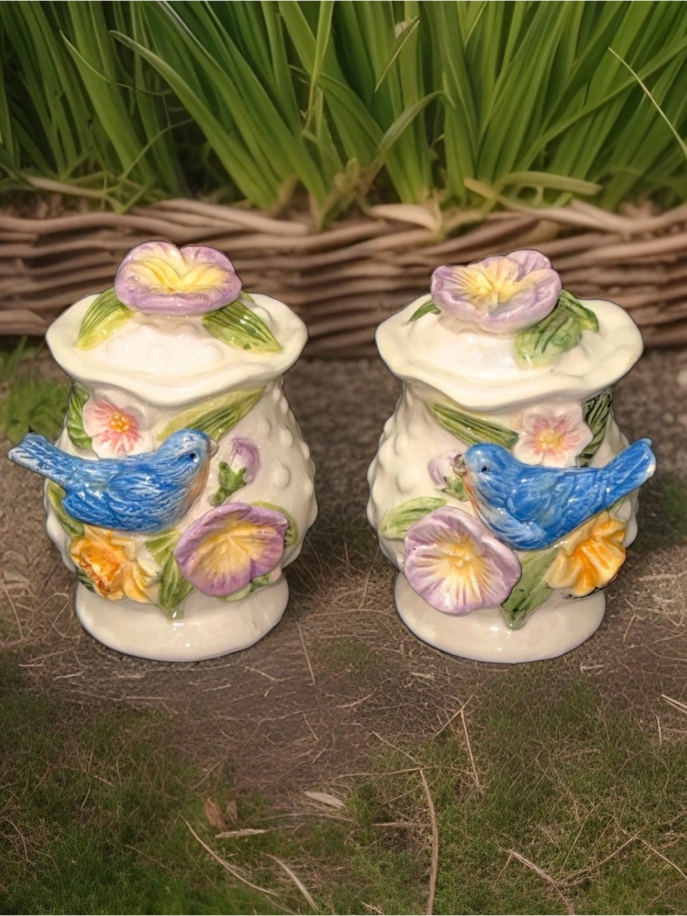 Fitz & Floyd Bluebirds Floral Ceramic Salt Pepper Shaker Set White Hobnail - Picture 1 of 16